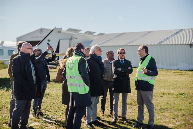 Visita de las patronales de Toledo y Madrid al proyecto del aeródromo de Casarrubios
