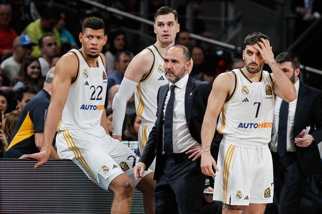 Walter Samuel Tavares da Veiga, Facundo Campazzo, Chus Mateo and Mario Hezonja of Real Madrid look on during Turkish Airlines Euroleague basketball match between Real Madrid and Anadolu Efes Istanbul at Wizink Center on January 5, 2024,  in Madrid, Spain.