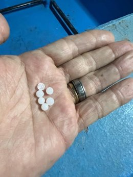 Foto facilitada por el PSPV de microplásticos en València