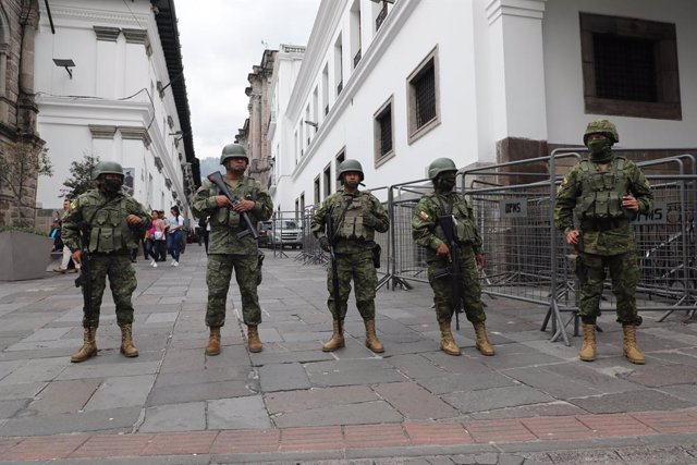 Desplegament militar al palau presidencial de l'Equador, a Quito