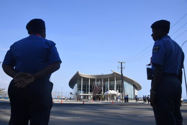 Archivo - Agentes de la Policía de Papúa Nueva Guinea en la capital, Port Moresby (archivo)