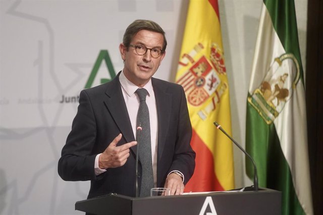 Archivo - El consejero de Industria, Energía y Minas de la Junta de Andalucía, Jorge Paradela, en una imagen de archivo.