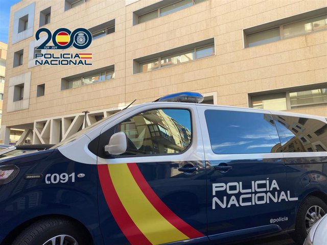 Vehículo de la Policía Nacional en Alicante.