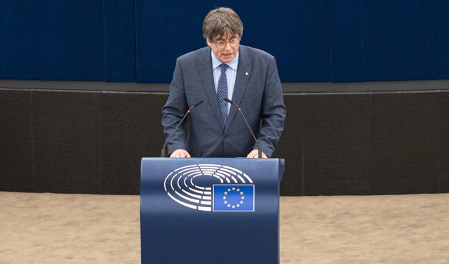 El expresidente de la Generalitat Carles Puigdemont comparece ante el Parlamento Europeo, a 13 de diciembre de 2023, en Estrasburgo (Francia). 