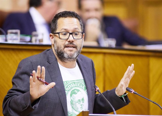 Archivo - El diputado del grupo Adelante Andalucía, Jose Ignacio García, interviene en el pleno, a 29 de noviembre de 2023, en Sevilla, Andalucía (España). 