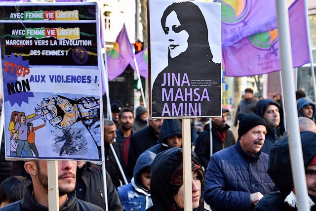 Archivo - Protestes en memòria de Mahsa Amini 