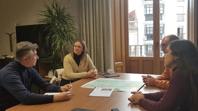 Reunión con la alcaldesa de Escañuela.