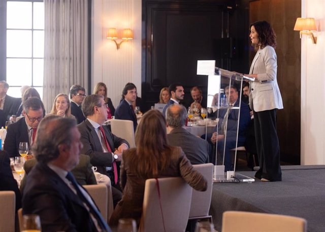 La presidenta de la Comunidad de Madrid, Isabel Díaz Ayuso, interviene durante un Desayuno Madrid de Europa Press, en el Hotel Rosewood Villa Magna, a 16 de enero de 2024, en Madrid (España).