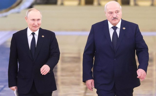 Archivo - Vladimir Putin y Alexander Lukashenko.