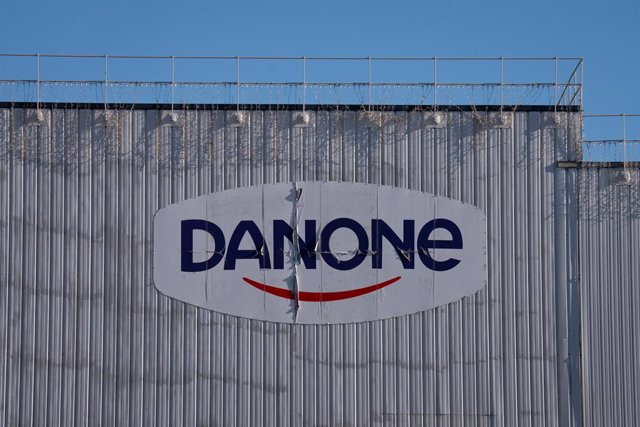 Façana de la fàbrica de Danone España