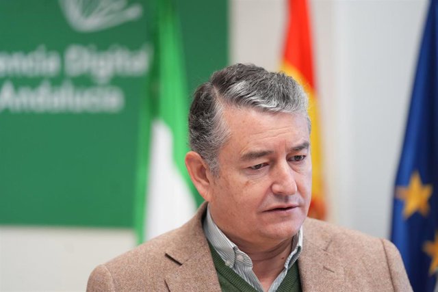 El consejero de la Presidencia, Interior, Diálogo Social y Simplificación Administrativa, Antonio Sanz