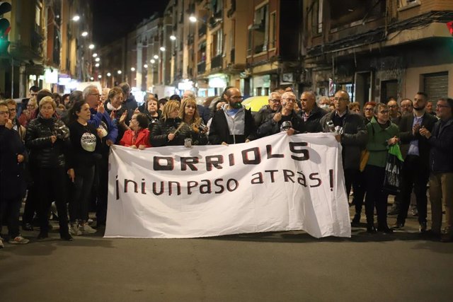Una cacerolada clama contra la delincuencia e inseguridad en el barrio de Orriols de València