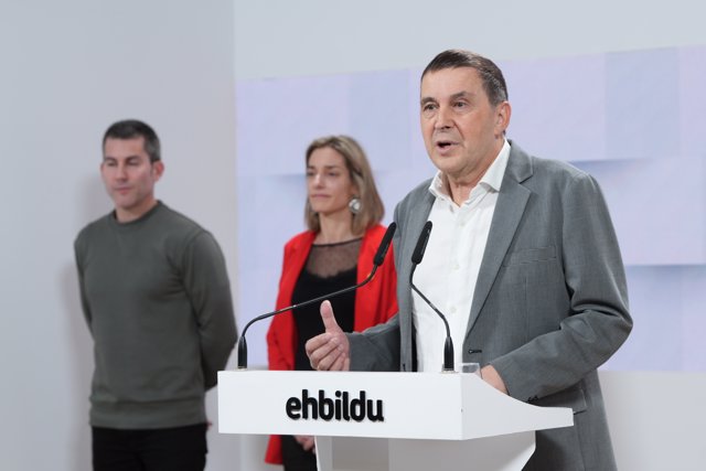 El coordinador general de EH Bildu, Arnaldo Otegi, durante una rueda de prensa, en la sede de EH Bildu, a 18 de enero de 2024, en San Sebastián, Guipúzcoa, País Vasco (España). 