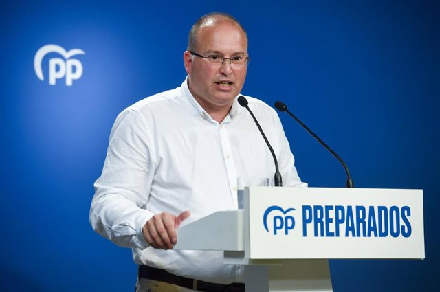Archivo - El portavoz del Partido Popular en el Congreso, Miguel Tellado, durante una rueda de prensa.