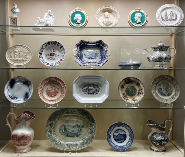 Vitrina del Museo de Bellas Artes de Asturias.