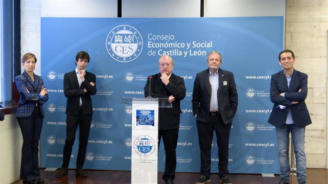 De izquierda a derecha: Rosa Cuesta, Jordi Colgan, Enrique Cabero, Javier Doz y Vicente Andrés, momentos antes de la jornada.
