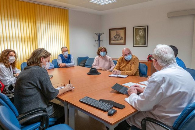 Reunión sobre la atención a pacientes con enfermedad inflamatoria intestinal.
