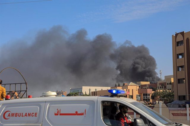 Bombardeos israelíes en la ciudad de Jan Yunis, en el sur de la Franja de Gaza