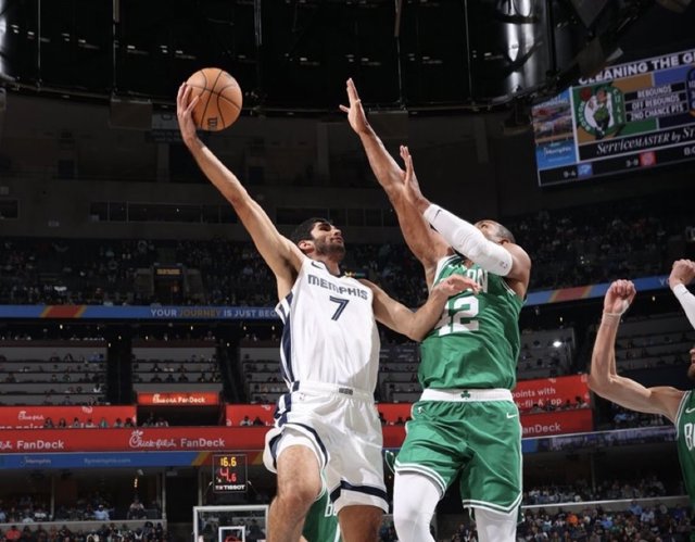 Archivo - Santi Aldama lográ un nuevo récord en la NBA anotando 28 puntos en la dura derrota ante los Boston Celtics