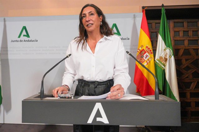 La consejera de Integración Social, Juventud, Familias e Igualdad Loles López, este martes 