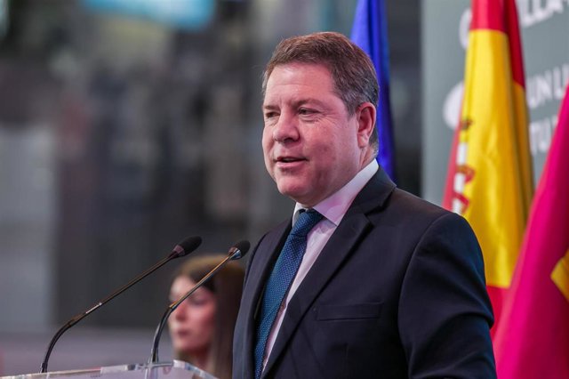 Archivo - El presidente de Castilla-La Mancha, Emiliano García-Page, en Fitur