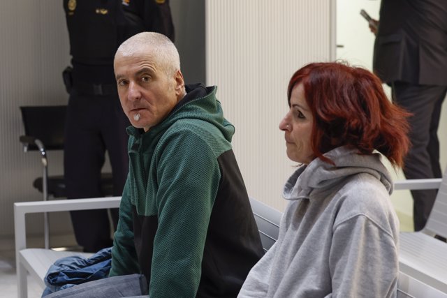 La Audiencia Nacional juzga a los exdirigentes de la banda terrorista ETA Javier García Gaztelu 'Txapote' (i) e Irantzu Gallastegi (d) por el asesinato de un concejal del PP