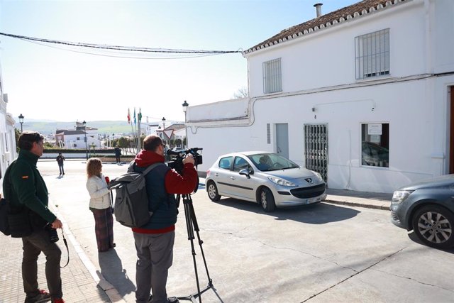 Taller de costura en la Calle Santos, donde trabaja la madre del  menor sirio de 17 años detenido en una operación contra el yihadismo. A 22 de enero de 2024, en Montellano, Sevilla (Andalucía, España)