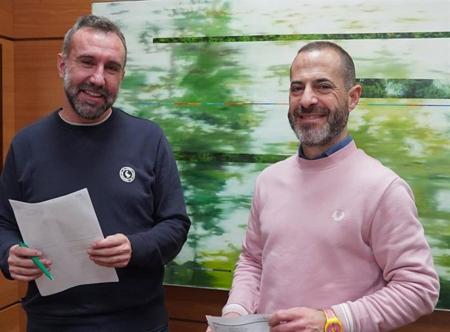 El alcalde de Siero, Ángel García, y el concejal de Hacienda, Alberto Pajares.