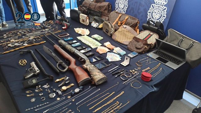 Nota De Prensa + Fotos "La Policía Nacional Desarticula En La Provincia De Málaga Una Red De Asaltantes De Casas, Con Formación Militar, A La Que Se Atribuye 71 Robos, La Mayoría En Zonas De Lujo De Marbella "