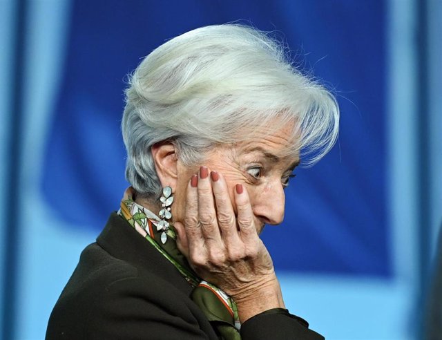 Archivo - FILED - 02 February 2023, Hesse, Frankfurt/Main: Christine Lagarde, President of the European Central Bank (ECB), leaves after a press conference at ECB headquarters.  The European Central Bank (ECB) raised its key interest rate by 50 basis poin