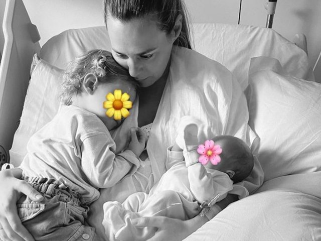 Claudia Osborne ha compartido en Instagram el momento en el que su hija mayor, Micaela, conoció al nuevo miembro de la familia, Violeta