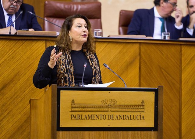 Archivo - La consejera de Agricultura, Pesca, Agua y Desarrollo Rural, Carmen Crespo, en el Parlamento andaluz.