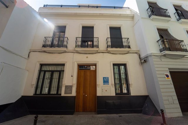 Archivo - Imagen de archivo de apartamentos turísticos en el centro de Sevilla.