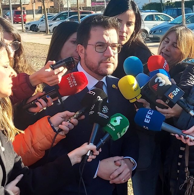 El presidente de la Generalitat, Pere Aragonès, hace declaraciones a la prensa después que se haya conocido que el CNI le investigó con el software 'Pegasus' porque creía que dirigía a los CDR.