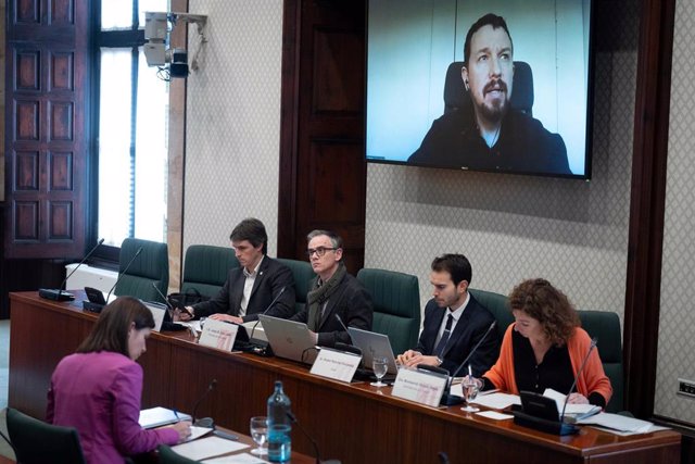 El exvicepresidente del Gobierno y exlíder de Podemos, Pablo Iglesias, en la Comisión de investigación sobre el espionaje con Pegasus en el Parlament