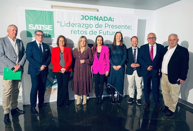 La consejera de Salud y Consumo, Catalina García, en  las jornadas 'Desarrollo Profesional de Enfermería y sus avances en los últimos cuatro años', organizadas por Satse Jaén.