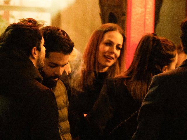 Eva González de fiesta con amigos a 20 de Enero de 2024 en Madrid (España).