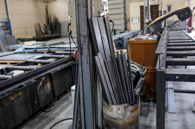 Archivo - Interior de una empresa de hierros 