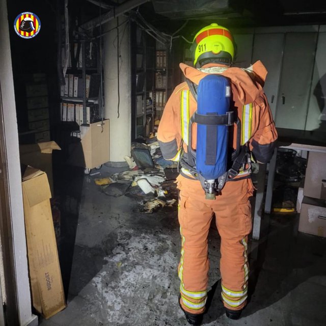 Registrado un incendio en el archivo municipal del Ayuntamiento de Burjassot que afecta a fondos y a parte eléctrica.