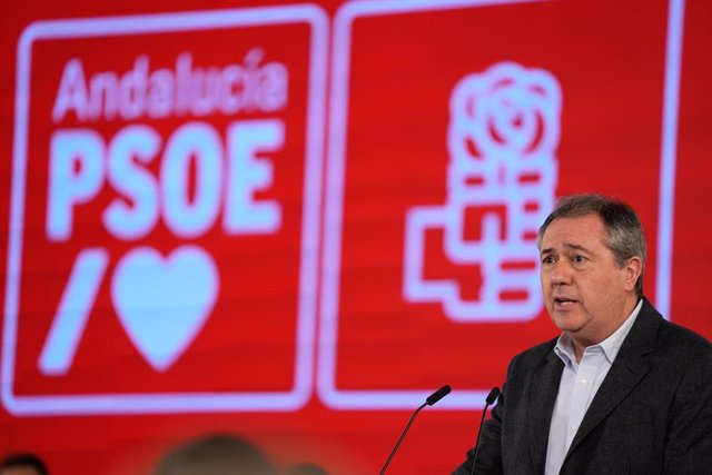 El secretario general del PSOE de Andalucía, Juan Espadas, interviene ante el Comité Director del PSOE de Andalucía, a 26 de enero de 2024 en Sevilla, (Foto de archivo).