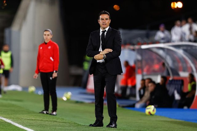Archivo - Alberto Toril durante un partido del Real Madrid Femenino