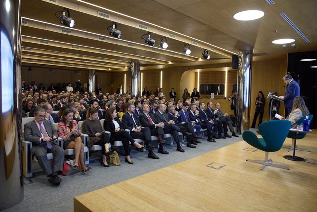 El consejero de Vivienda, Transportes e Infraestructuras de la Comunidad de Madrid, Jorge Rodrígo Domínguez, interviene durante un desayuno Madrid de Europa Press, a 30 de enero de 2024, en Madrid (España).