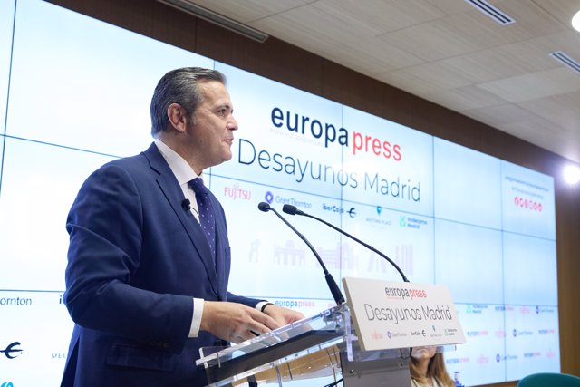 El consejero de Vivienda, Transportes e Infraestructuras de la Comunidad de Madrid, Jorge Rodrígo Domínguez, interviene durante un desayuno Madrid de Europa Press, a 30 de enero de 2024, en Madrid (España).