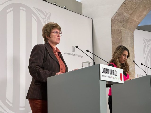 La consellera Anna Simó i la portaveu Patrícia Plaja 
