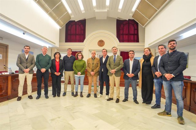 Acto de la firma del 'Acuerdo de Municipios por Doñana' en La Puebla del Río (Sevilla).