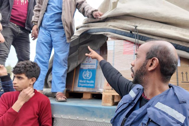 La OMS entrega suministros médicos al Hospital Naser, en la ciudad de Jan Younis, en el sur de la Franja de Gaza