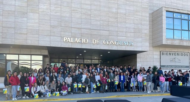 Participantes en el foro.