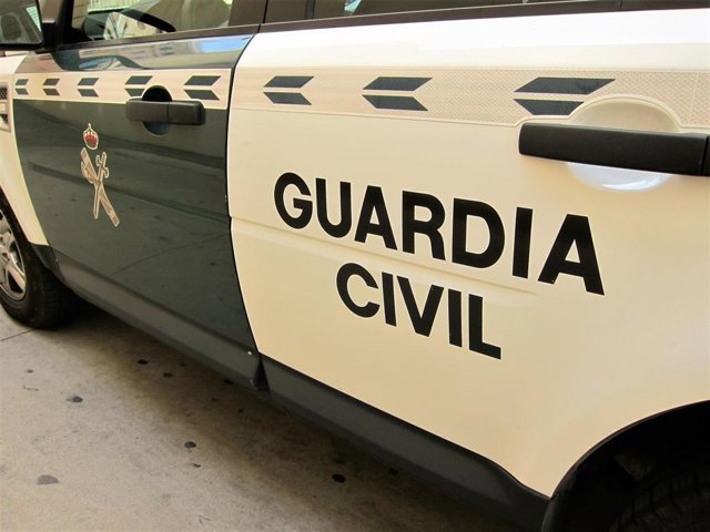 Archivo - Imagen de archivo de un coche de la Guardia Civil.