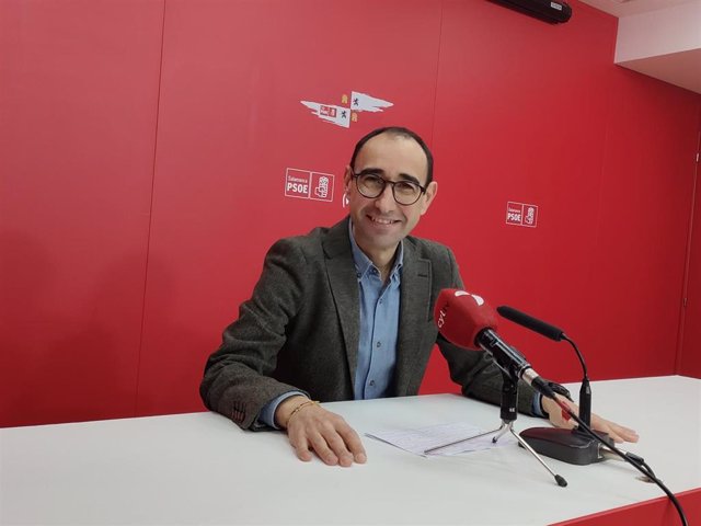El secretario general del PSOE de Salamanca, David Serrada, en la sede provincial del partido