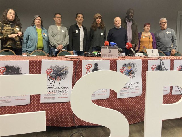 Líderes sindicales, junta a representantes de diferentes colectivos que se suman a la manifestación del 10 de febrero.